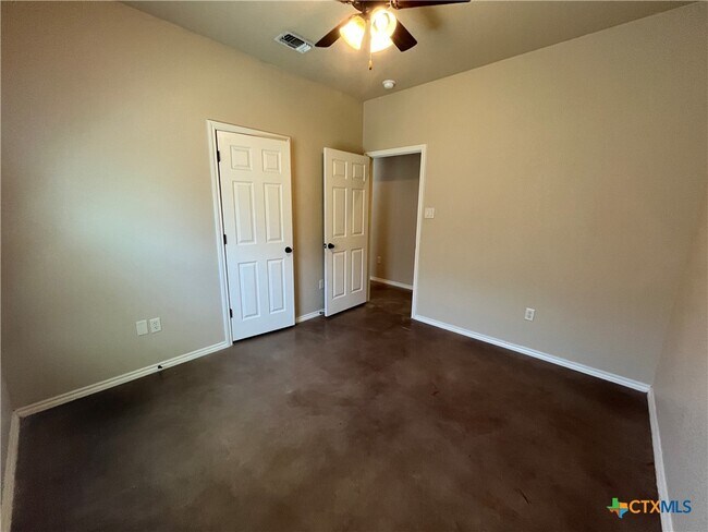 Building Photo - 170 Joanne Cv