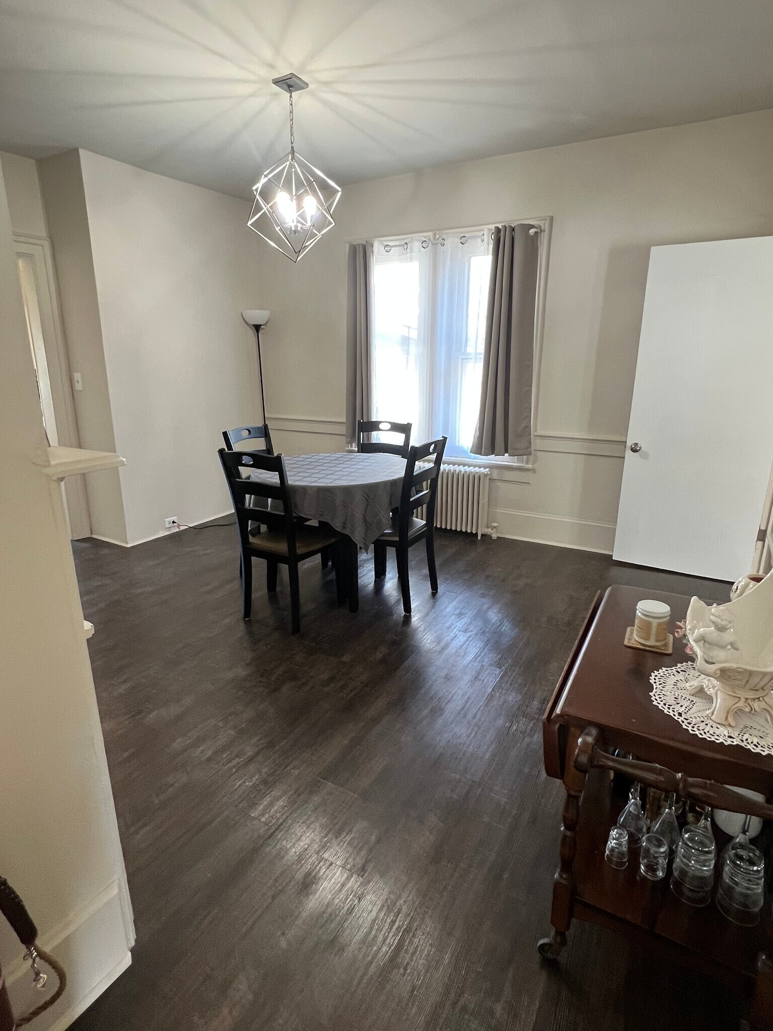 Building Photo - 24 N Chestnut St