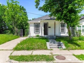 Building Photo - 3926 Coolidge St