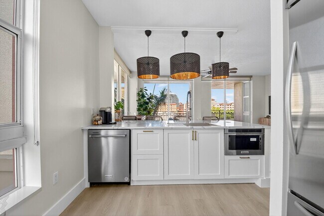 Building Photo - 550 Okeechobee Blvd