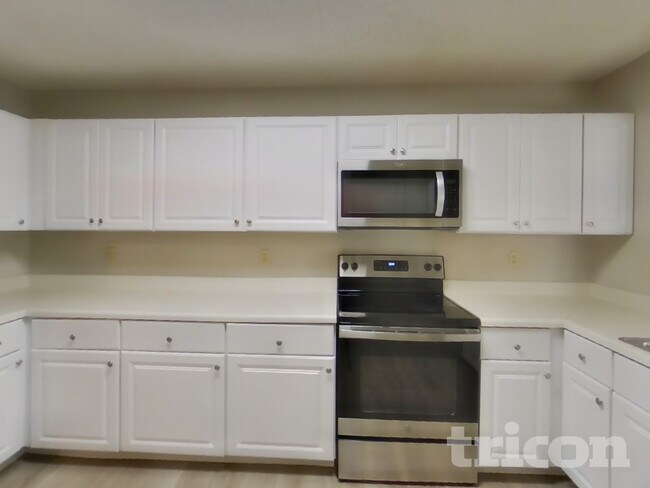 Building Photo - 8230 Longhorn Ridge Dr