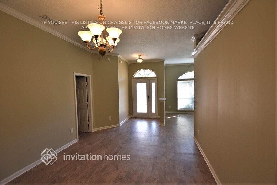 Building Photo - 13928 Fish Eagle Dr E