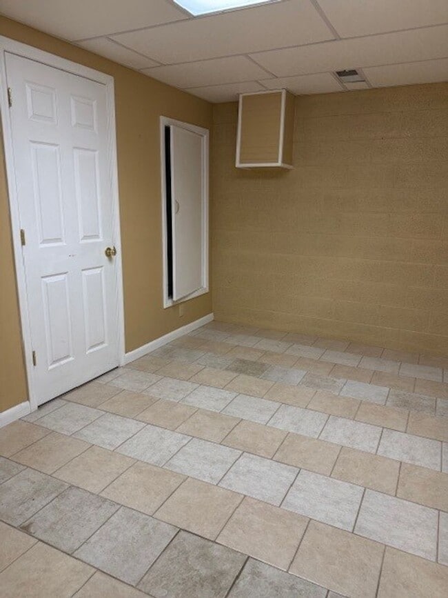 Building Photo - 3 Bedroom / 2.5 Bathroom - Home in Cookeville!