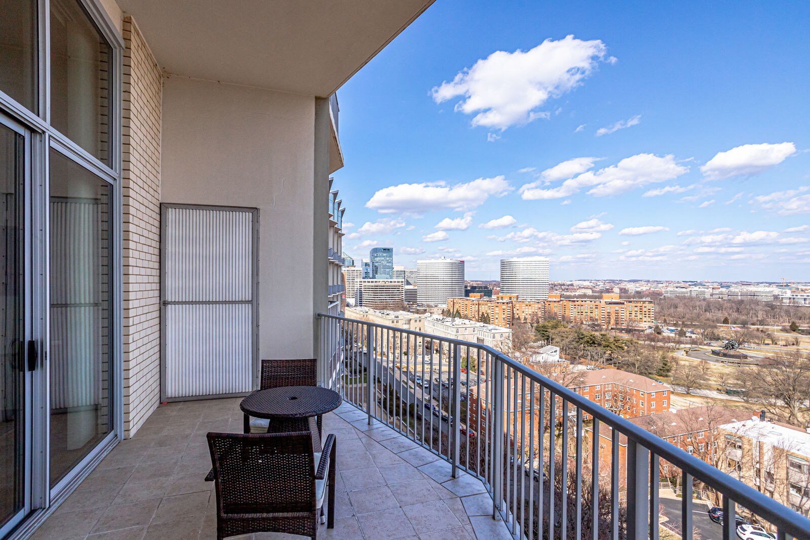 Building Photo - 1200 N Nash St