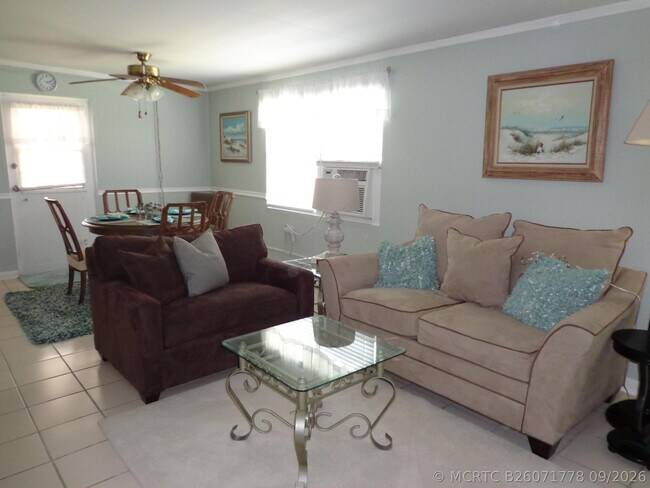 Building Photo - 11751 Oleander Dr
