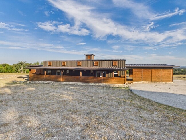 Building Photo - 1016 Luckenbach-Cain City Rd