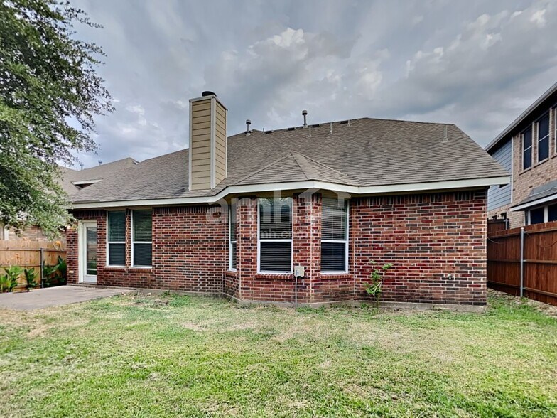 Building Photo - 8752 Lariat Cir