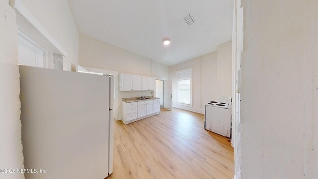 Building Photo - 2324 Moncrief Rd