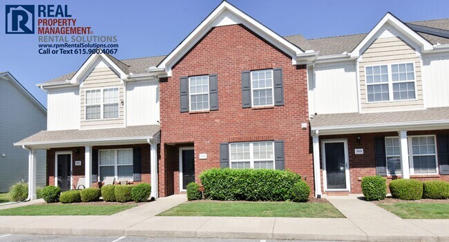 Building Photo - Beautiful Smyrna townhome less than 1 mile...