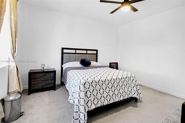 Building Photo - 1382 SE 26th Rd