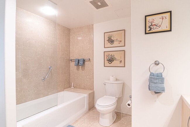 Building Photo - Fully Furnished and Spacious 2 Bedroom 2 Bath - OCEAN VIEW!