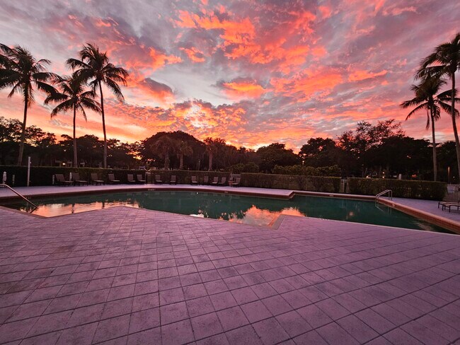 Building Photo - 631 Lyons Rd