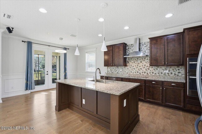 Building Photo - 102 Ann Scott Dr