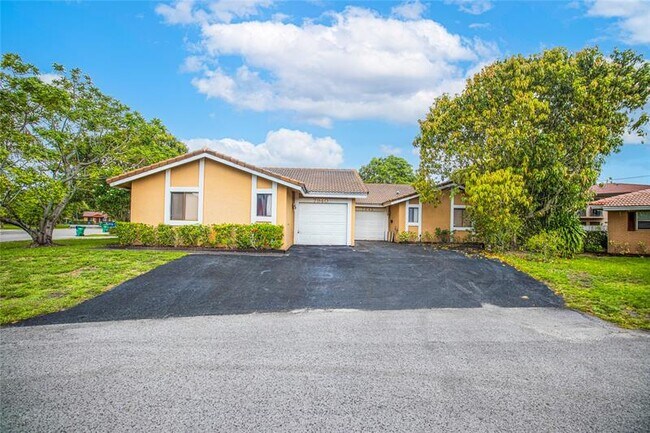Building Photo - 7942 NW 37th Dr