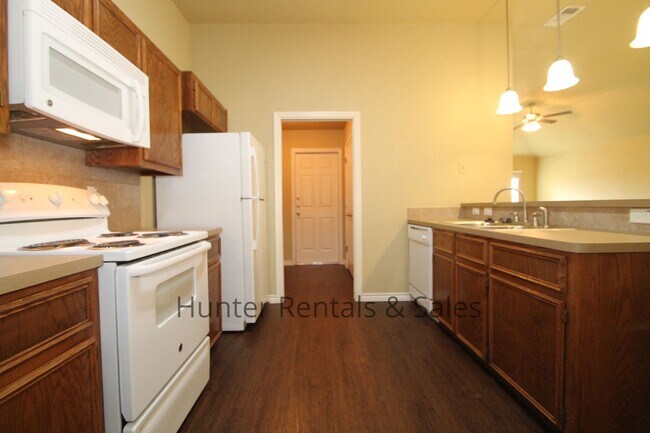 Building Photo - Airport and Texas A&M Central Texas Nearby!