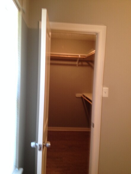 Building Photo - 1700 Mignonette Ln