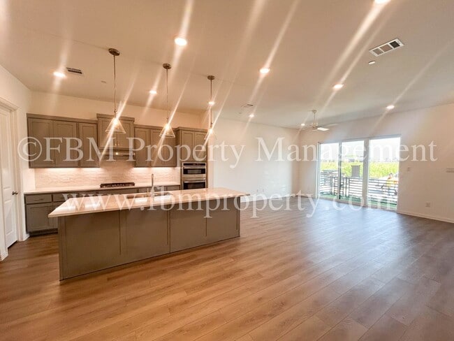 Building Photo - 1203 Doris May Dr