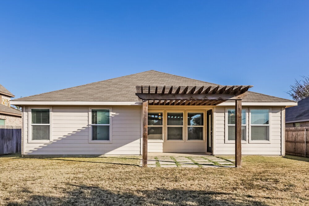 Building Photo - 409 Roundrock Ln