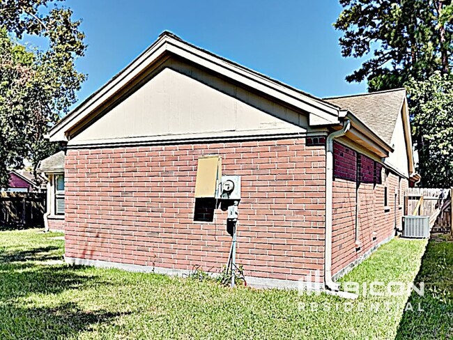 Building Photo - 24027 Leathergate Dr