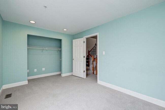 Building Photo - 1236 Harbor Island Walk