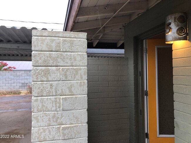 Building Photo - 2020 S Granada Dr