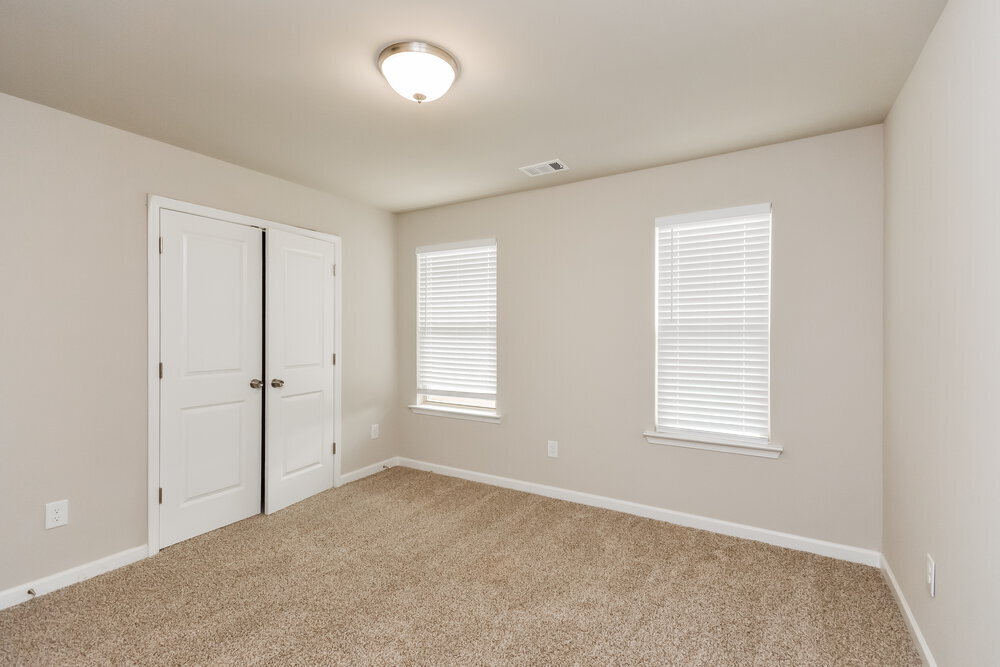 Building Photo - 400 McGiboney Ln