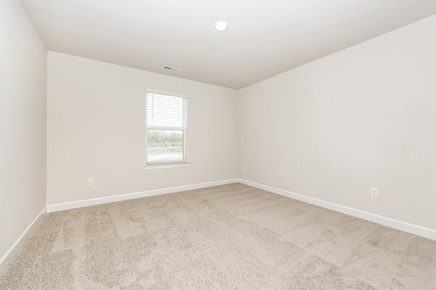 Building Photo - 3325 Quintana Dr