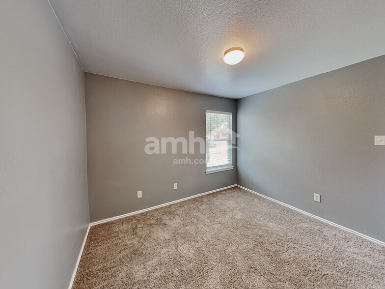 Building Photo - 8321 Brigalow St