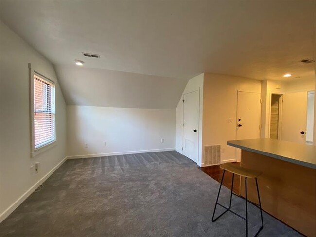 Building Photo - 138 Merrimac St