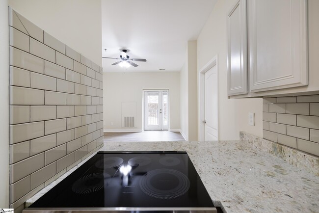 Building Photo - 1001 S Church St