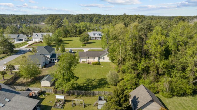 Building Photo - 736 Comet Dr