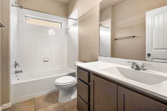 Building Photo - Spacious Home in Rancho Sienna!!!