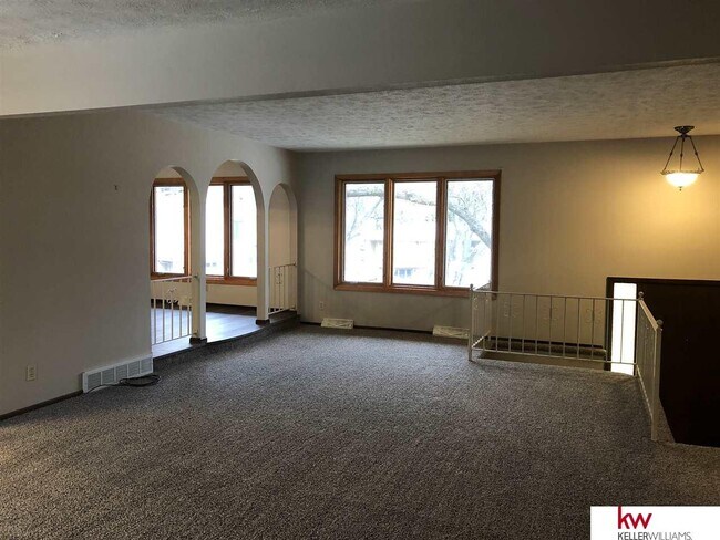 Building Photo - 212 Douglas Dr
