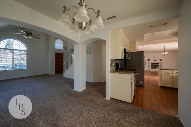 Building Photo - Gated Fresno NW Home, 3BR/2BA, in CUSD - L...