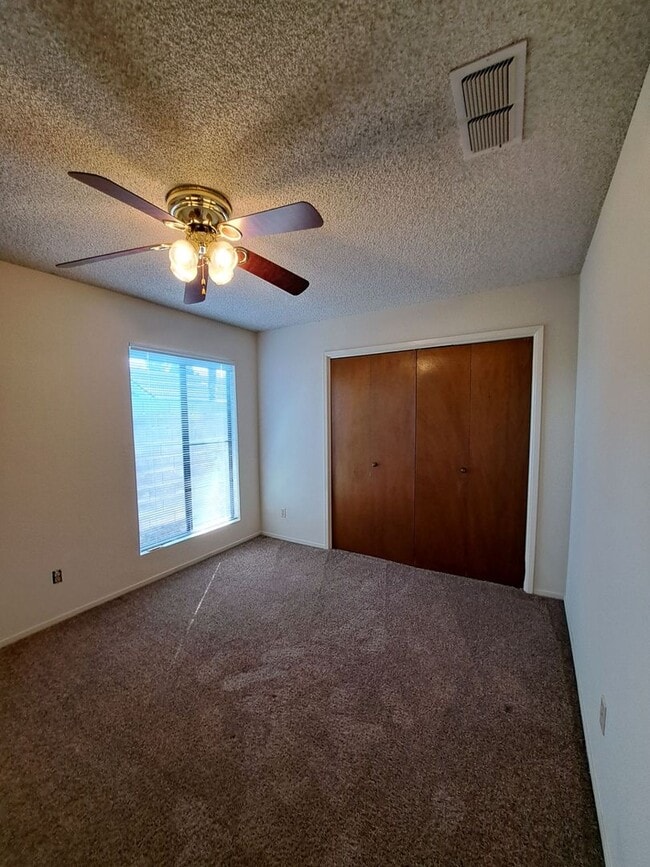 Building Photo - 4593 N Emerson Ave