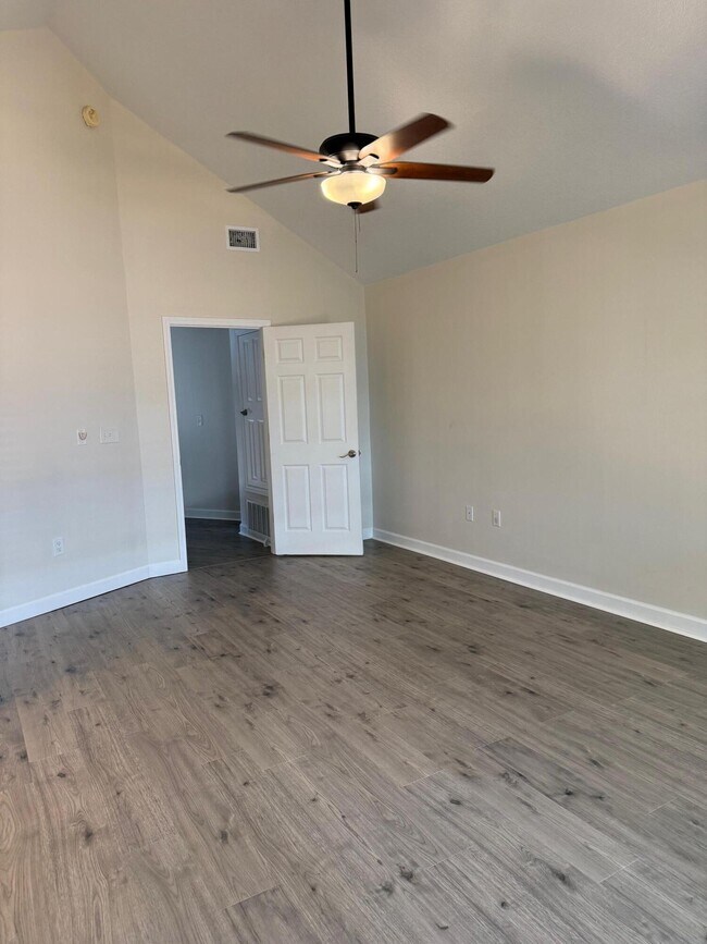 Building Photo - 235 Pelican Pl