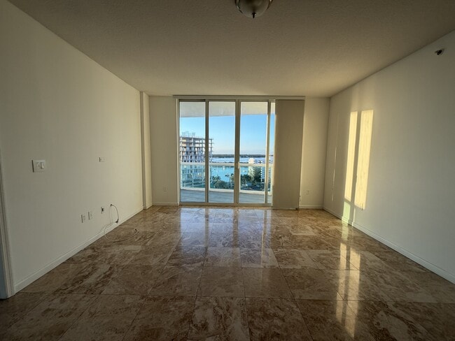 Building Photo - 7900 Harbor Island Dr