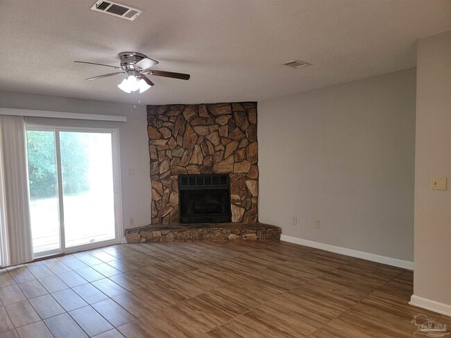 Building Photo - 7202 Lago Vista Ct