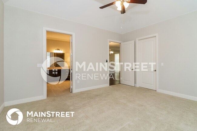 Building Photo - 8861 Creek Run Rd