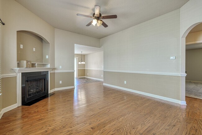 Building Photo - 707 Bankston Dr