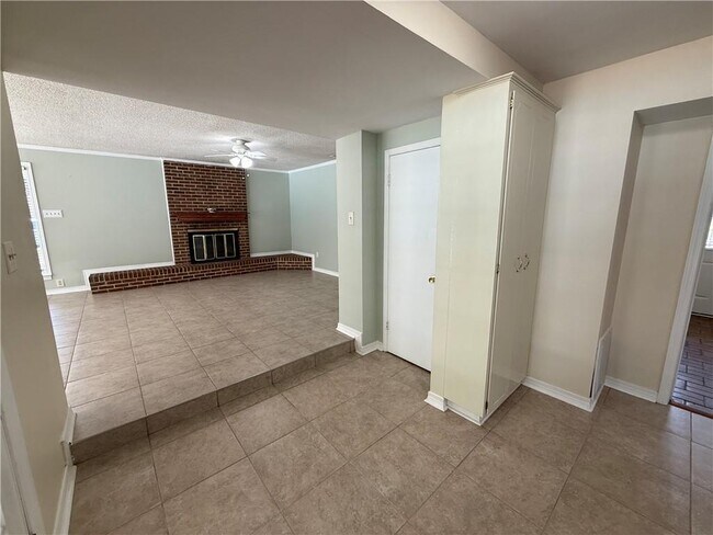 Building Photo - 3512 Shadowwood Ct