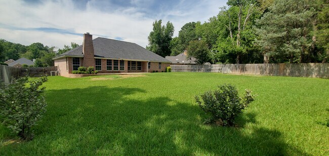 Building Photo - 18257 Springmill Ct