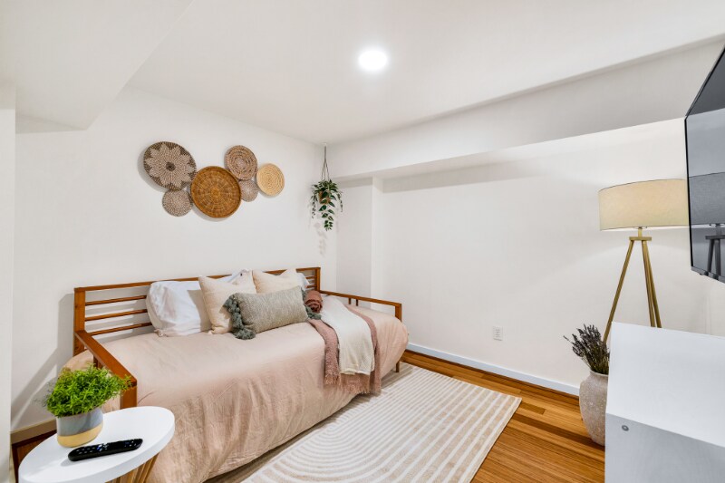 Building Photo - 2608 Lincoln Ave