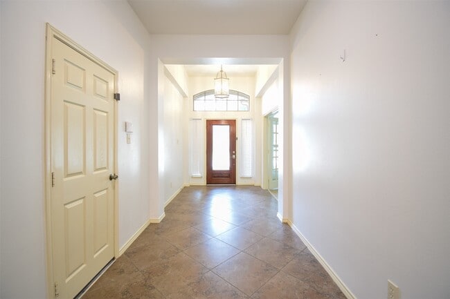 Building Photo - 1511 Eden Meadows Dr