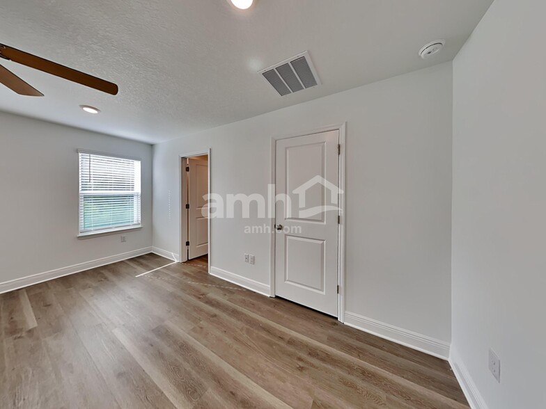 Building Photo - 6436 Atlantic Bch Ave