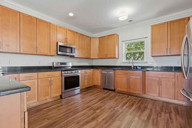 Building Photo - Chic's Beach Updated Rental!