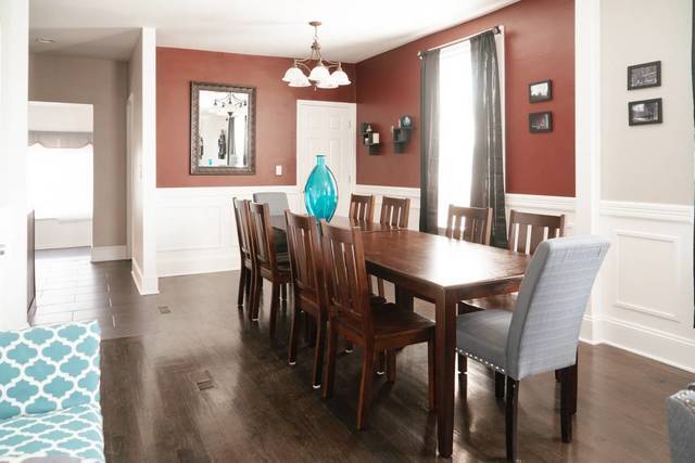 Building Photo - 3835 N Western Ave