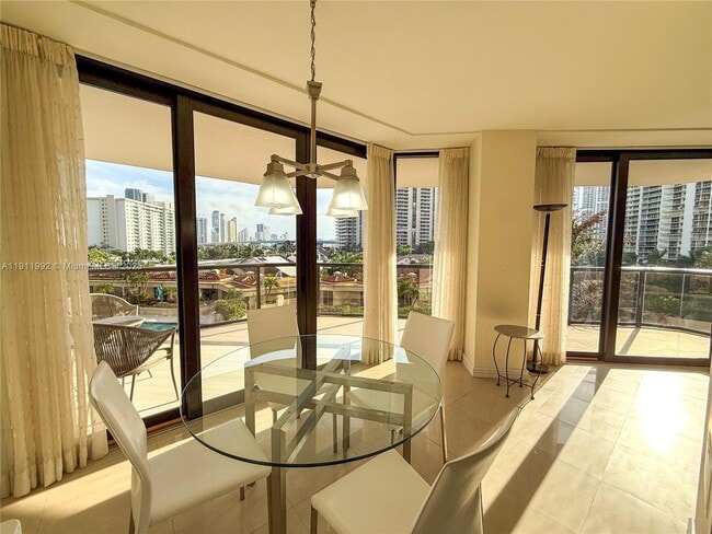 Building Photo - 19667 Turnberry Way