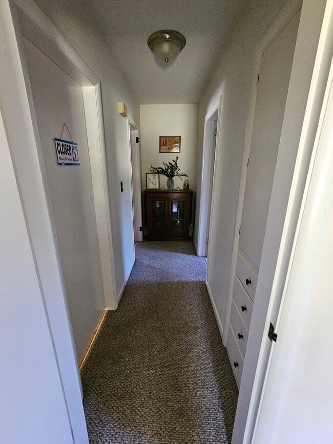 Building Photo - 108 Shaker St