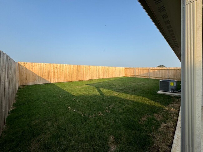 Building Photo - 4 BR + OFFICE / 3 BA in Seguin - 2042 SF One-Story Home - Arroyo Ranch!